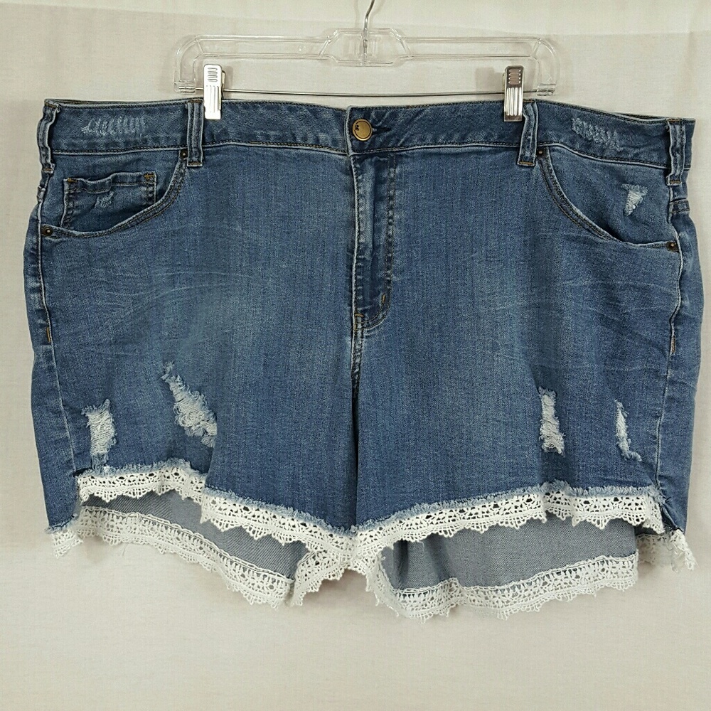 Lane Bryant Girlfriend Shorts White Lace Hem 26